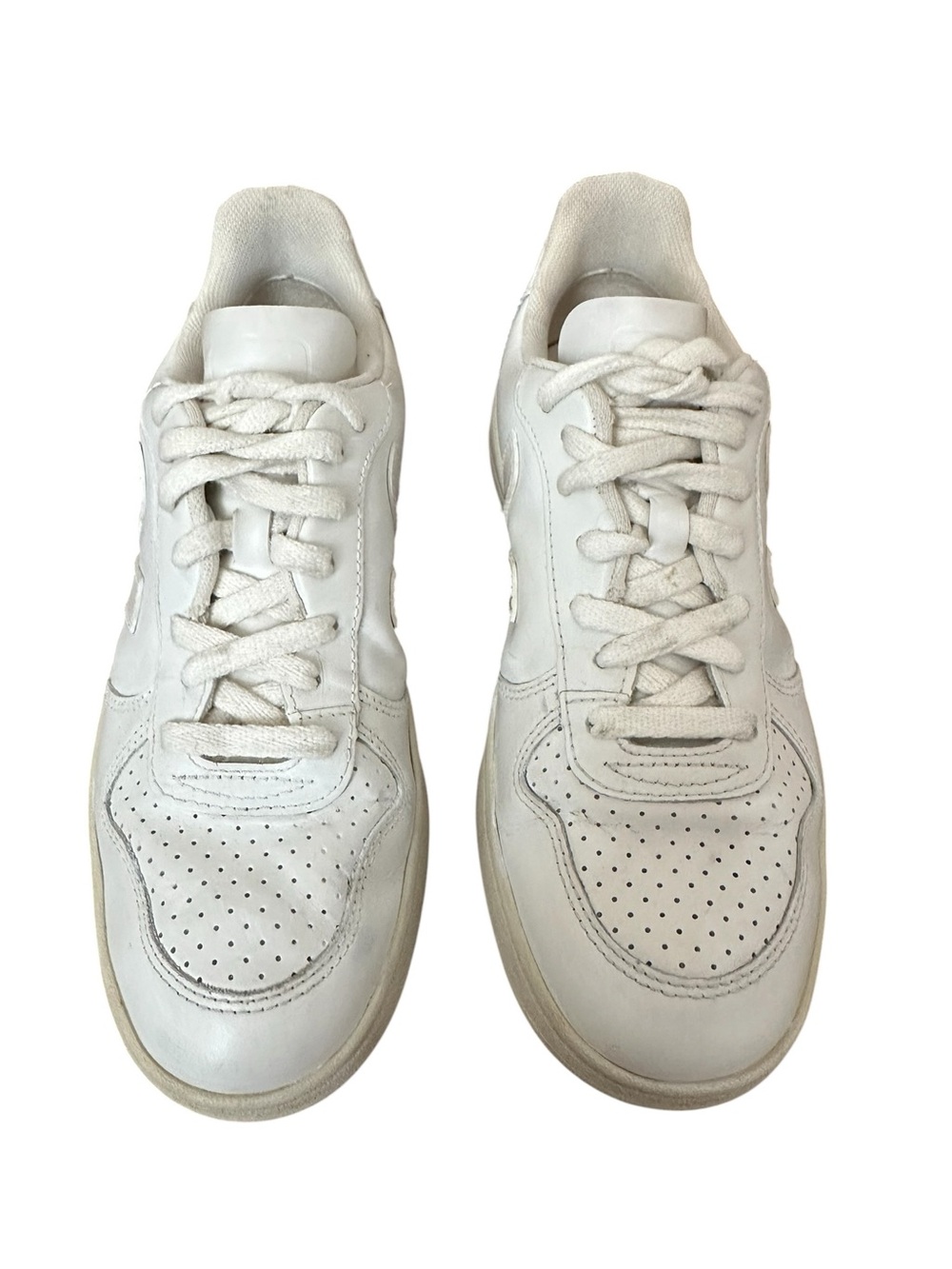Veja V-10 White Leather Low Top Sneakers
Sustainable Shoes Size 7 - Picture 6 of 16